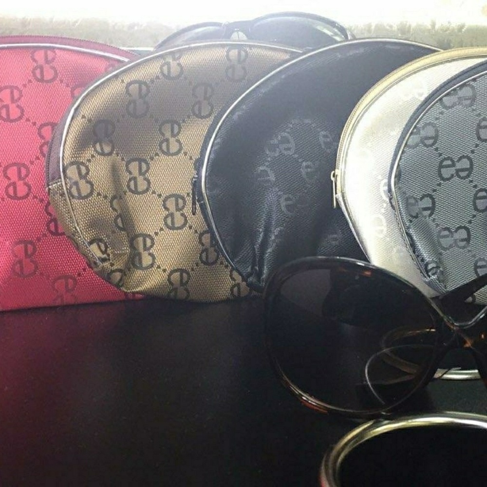 Cosmetic Bag/Clutch